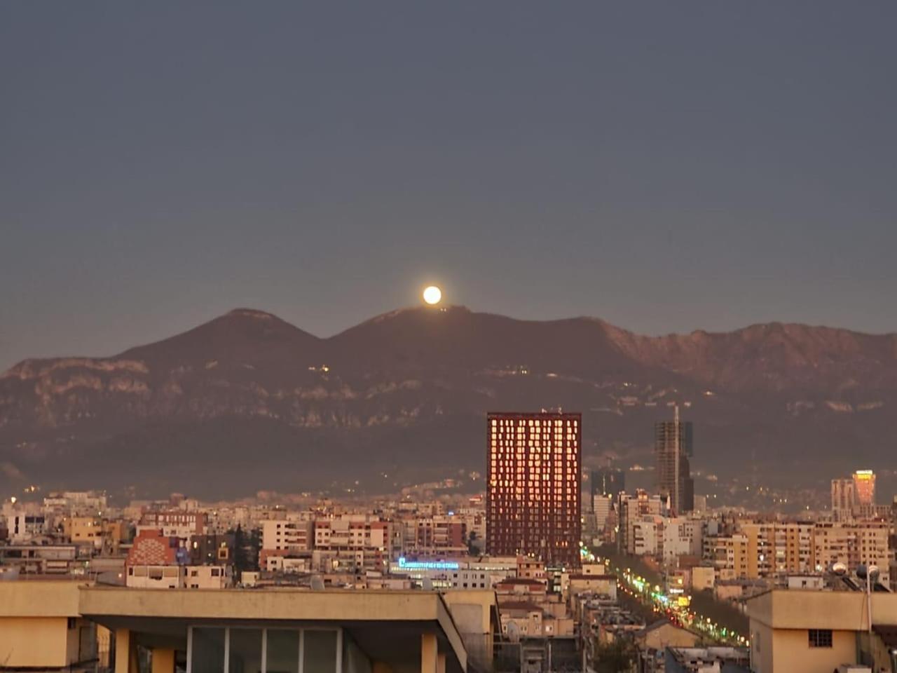 Apartamento Cityscape 2br Kavaja St, 11 Fl, Dajti View Tirana